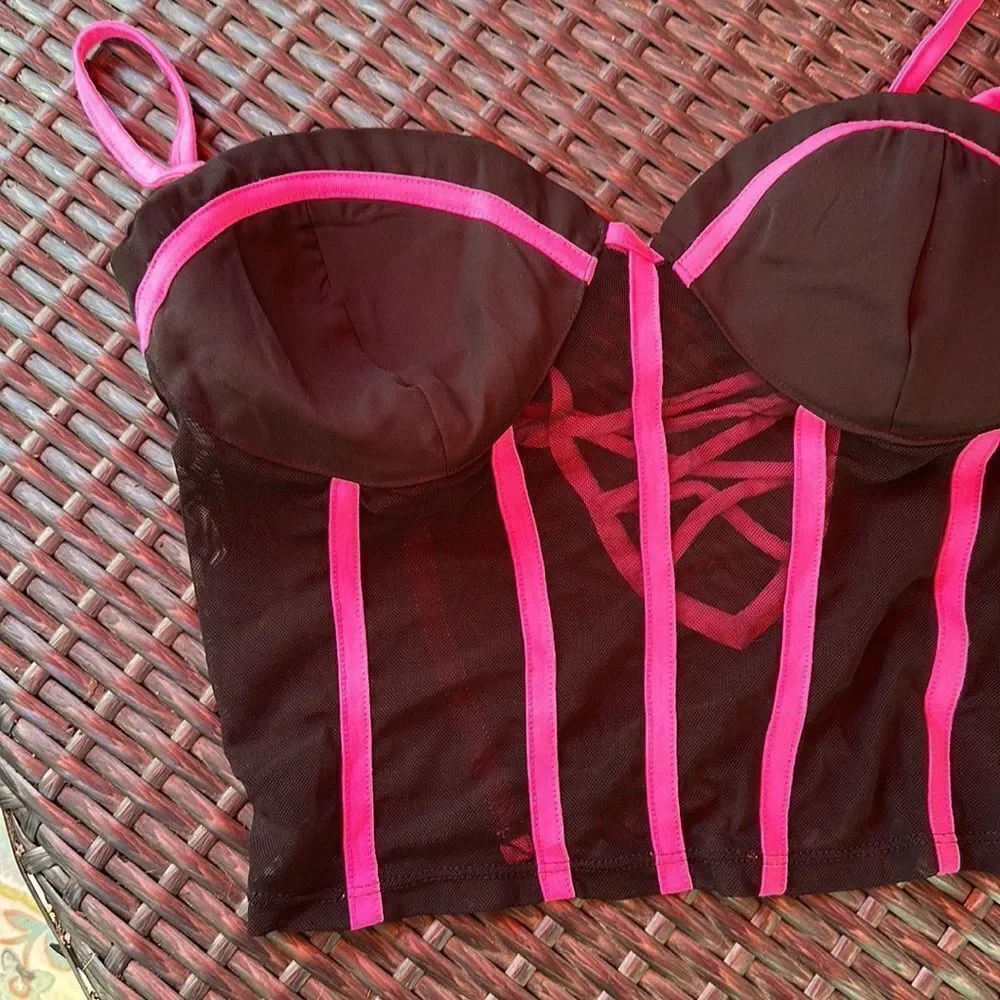 NWT-LOVEJ CROPPED TOP - Picture 2 of 5